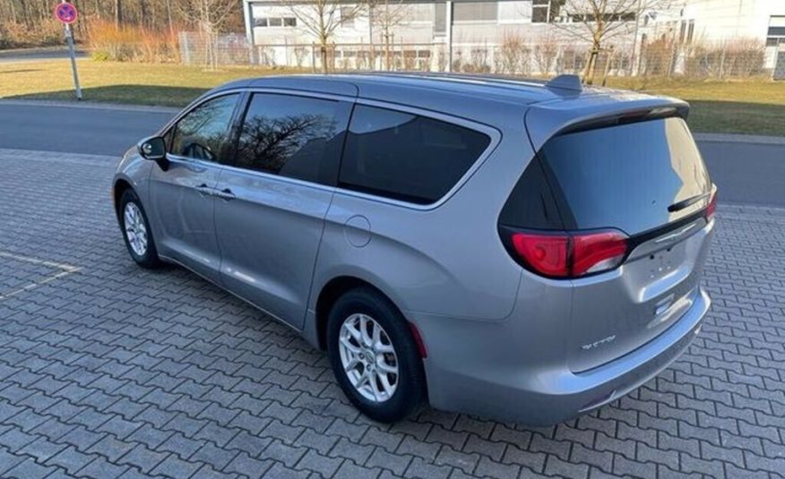 Chrysler Pacifica 3.6 LPG  kamera 7míst Navi