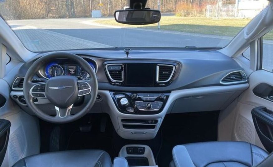 Chrysler Pacifica 3.6 LPG  kamera 7míst Navi