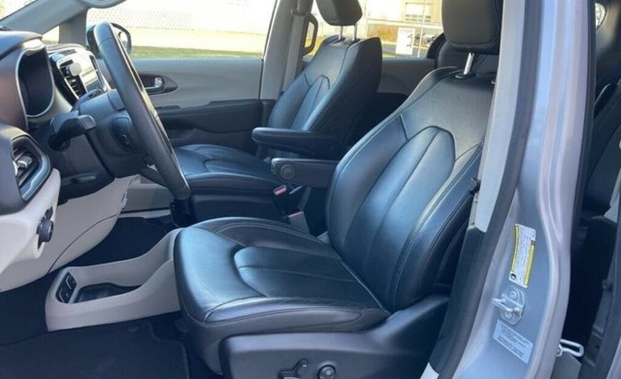 Chrysler Pacifica 3.6 LPG  kamera 7míst Navi