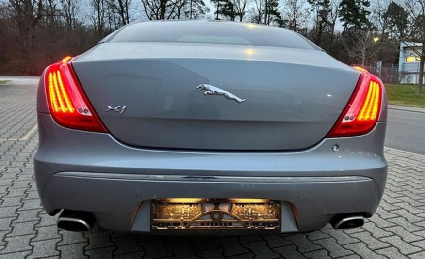 Jaguar XJ 5.0 V8 s dlouhým rozvorem