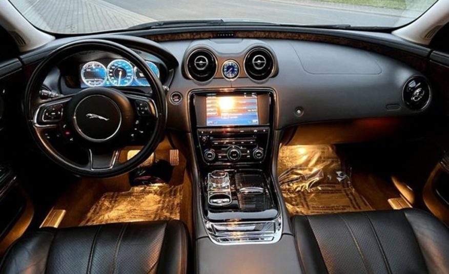 Jaguar XJ 5.0 V8 s dlouhým rozvorem
