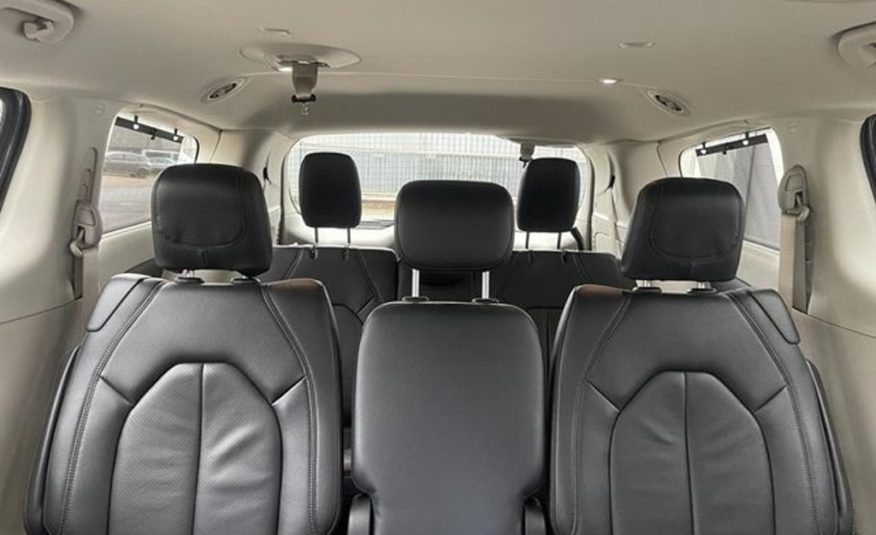 Chrysler Pacifica 3.6 LPG  kůže kamera 8místná