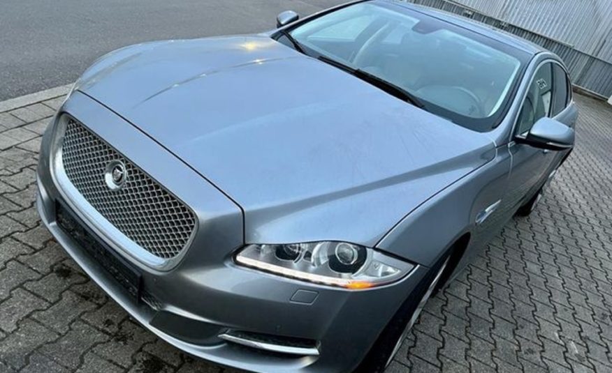 Jaguar XJ 5.0 V8 s dlouhým rozvorem