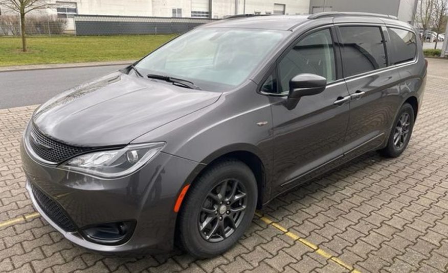 Chrysler Pacifica 3.6 LPG  kůže kamera 8místná