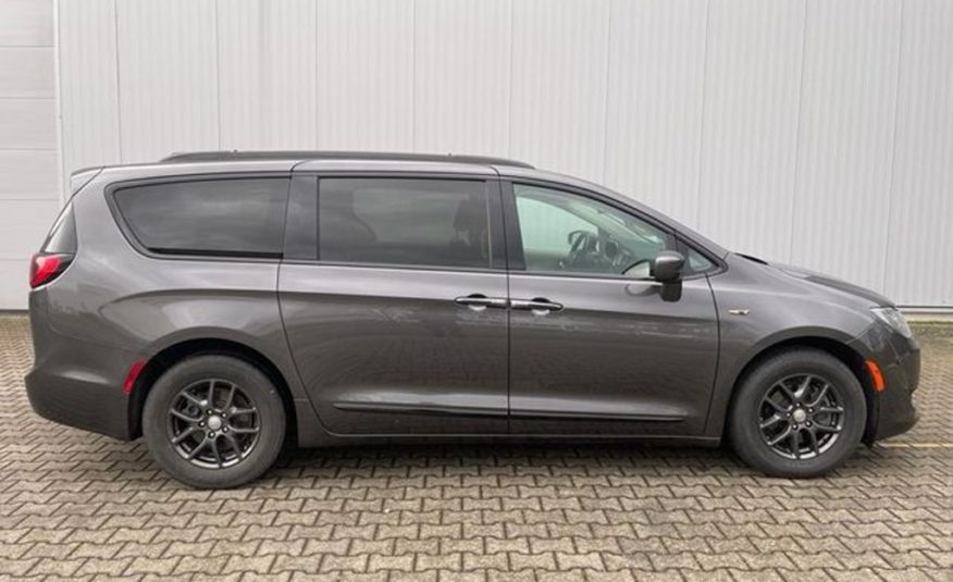 Chrysler Pacifica 3.6 LPG  kůže kamera 8místná