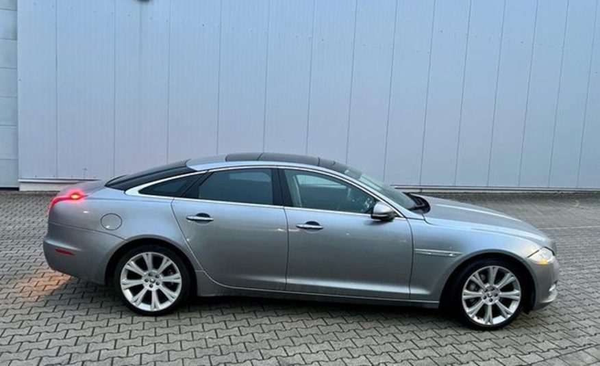 Jaguar XJ 5.0 V8 s dlouhým rozvorem