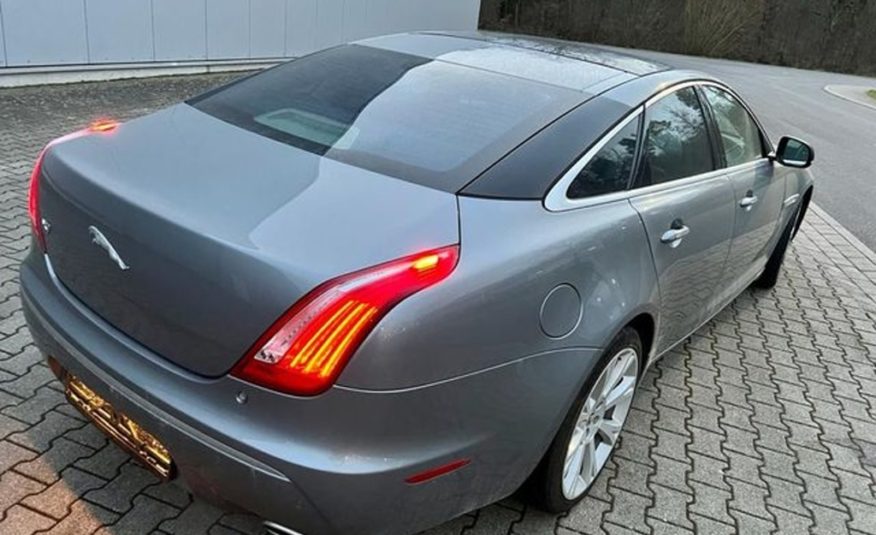 Jaguar XJ 5.0 V8 s dlouhým rozvorem