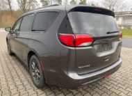 Chrysler Pacifica 3.6 LPG  kůže kamera 8místná