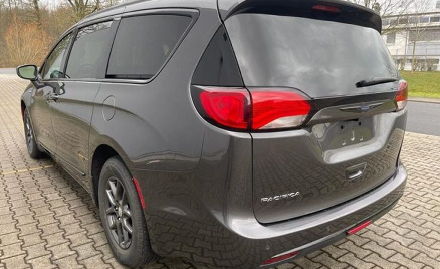Chrysler Pacifica 3.6 LPG  kůže kamera 8místná