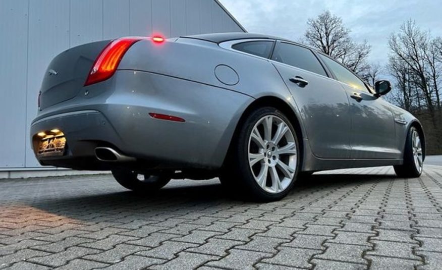 Jaguar XJ 5.0 V8 s dlouhým rozvorem