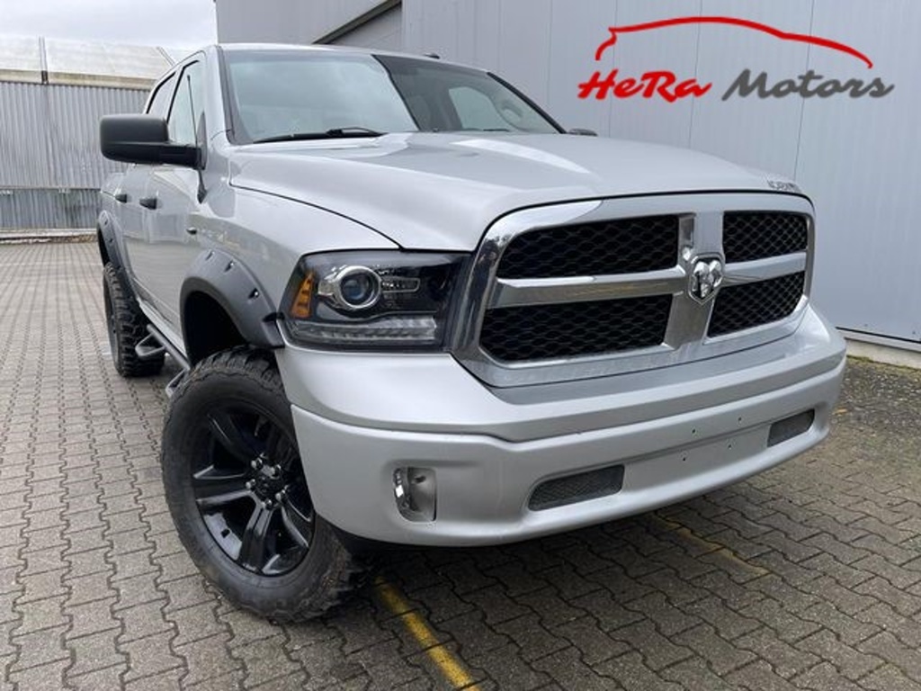 Dodge 5.7 4X4 MONSTER OFFROAD 4″ Rambox Crewcab LPG 6 místný
