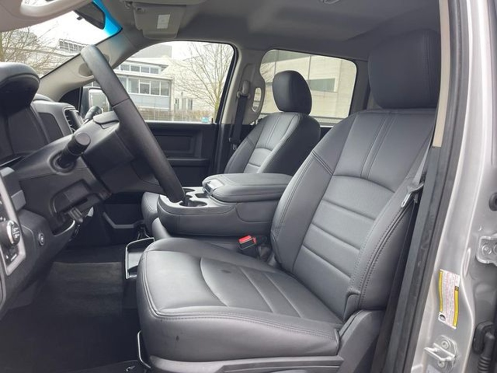 Dodge 5.7 4X4 MONSTER OFFROAD 4″ Rambox Crewcab LPG 6 místný