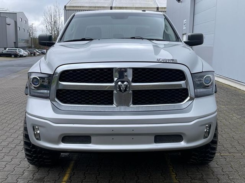 Dodge 5.7 4X4 MONSTER OFFROAD 4″ Rambox Crewcab LPG 6 místný