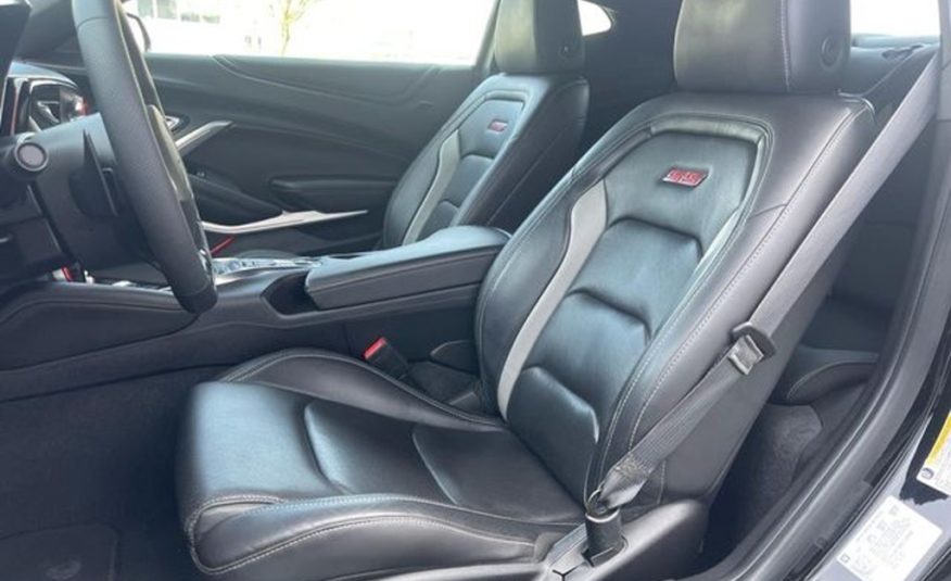 Chevrolet SS 6.2 V8 Coupe Automatic  Bose b