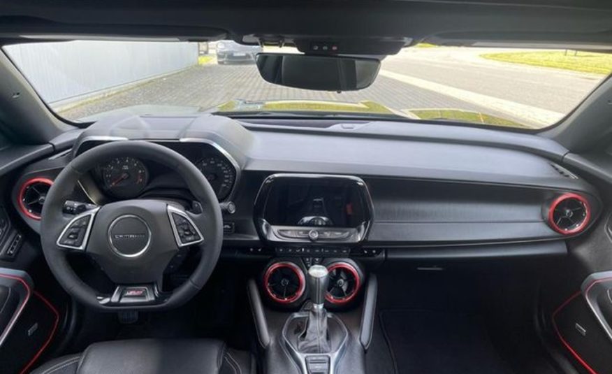 Chevrolet SS 6.2 V8 Coupe Automatic  Bose b