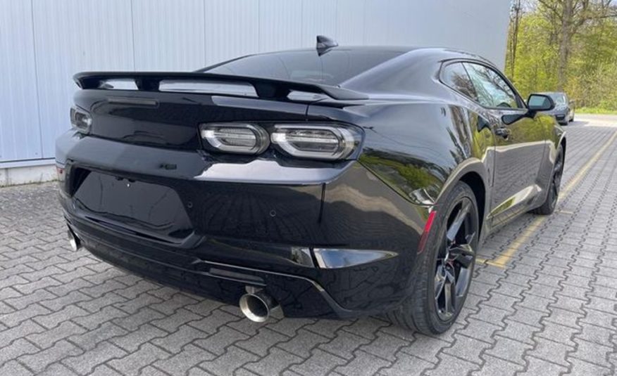 Chevrolet SS 6.2 V8 Coupe Automatic  Bose b