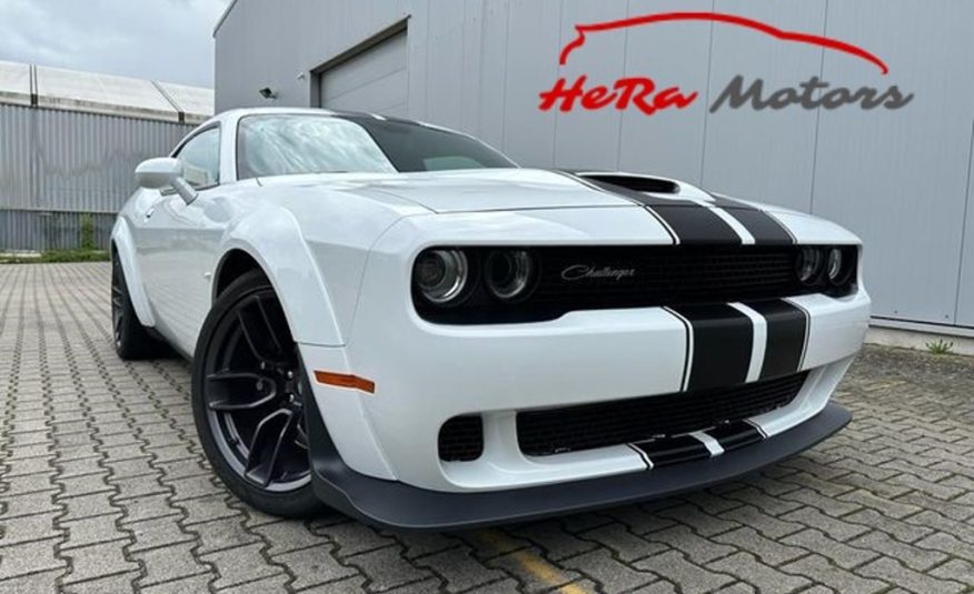 Dodge Challenger 6.4 SRT 8
