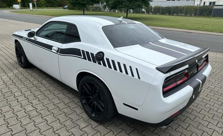 Dodge Challenger 6.4 SRT