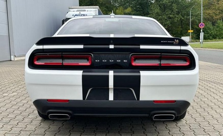 Dodge Challenger 6.4 SRT