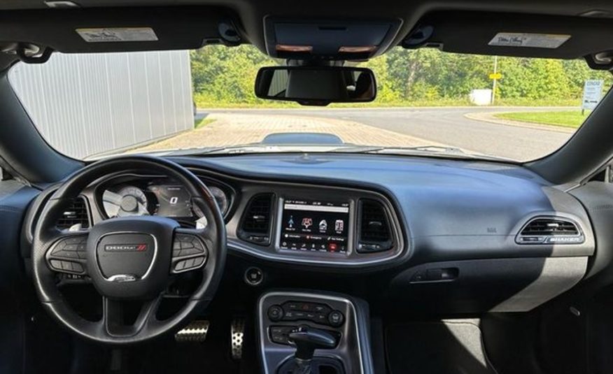 Dodge Challenger 6.4 SRT Shaker