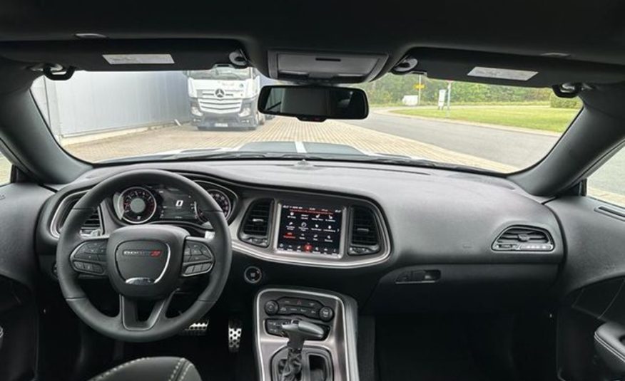 Dodge Challenger 6.4 SRT