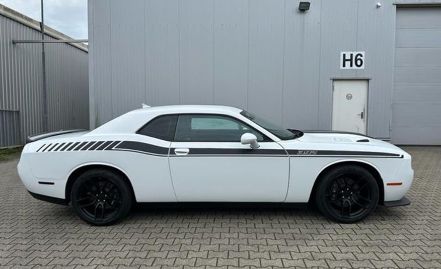 Dodge Challenger 6.4 SRT