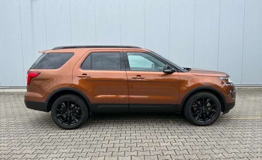 Ford Explorer 2.3 AWD XLT LED Navi Kůže 7míst