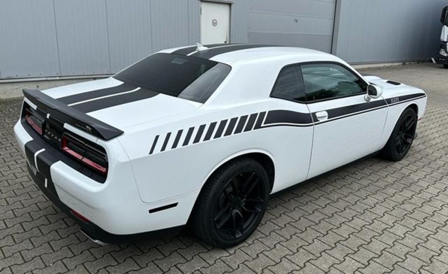 Dodge Challenger 6.4 SRT