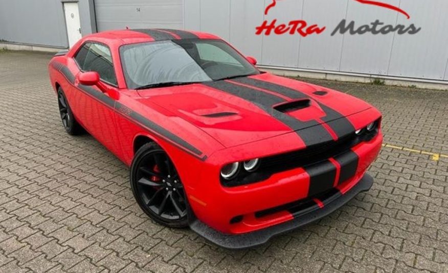Dodge Challenger 6.4 SRT