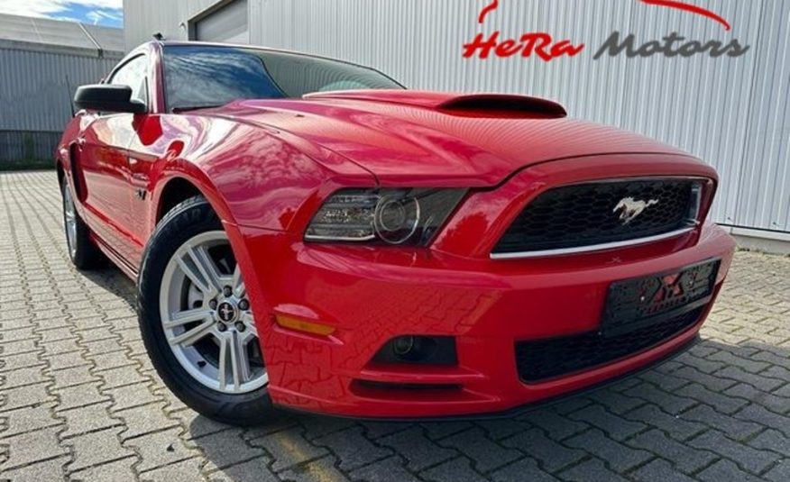 Ford Mustang 3.7 Coupe Automat Xenony kůže 1. majitel