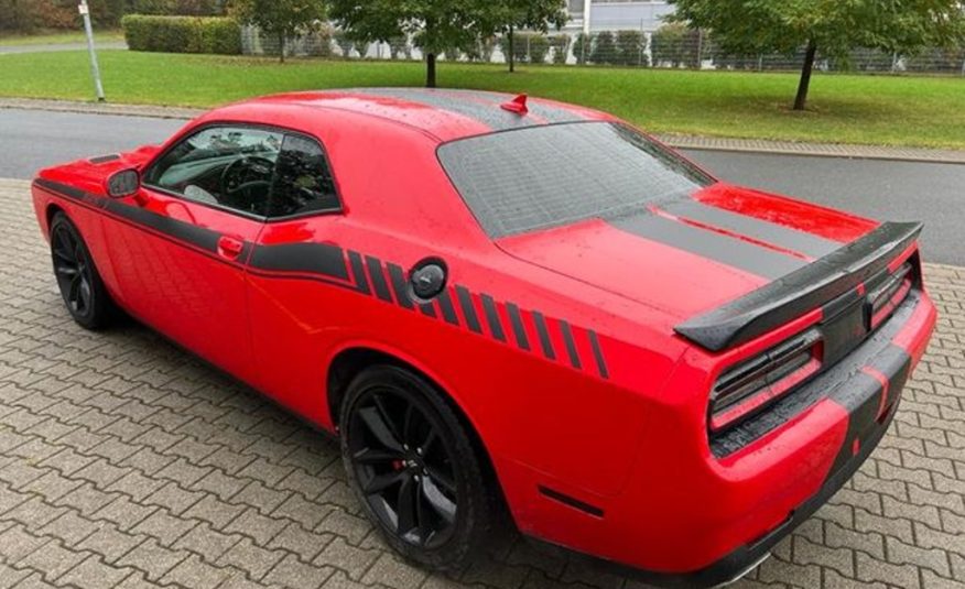 Dodge Challenger 6.4 SRT