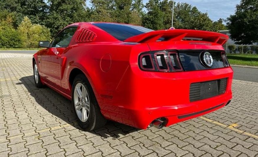 Ford Mustang 3.7 Coupe Automat Xenony kůže 1. majitel