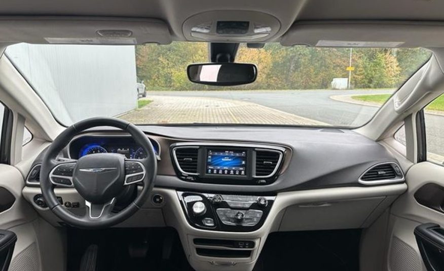 Chrysler Pacifica 3.6 LPG kůže 7místná DVD
