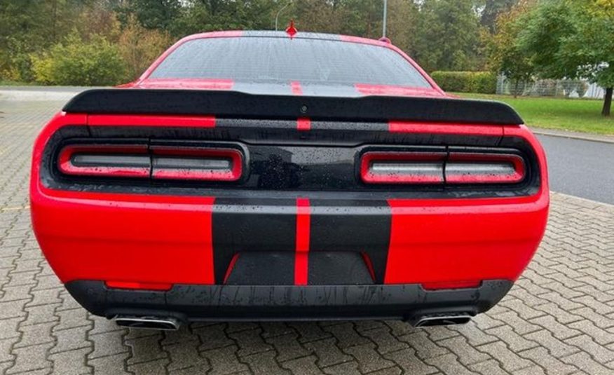 Dodge Challenger 6.4 SRT