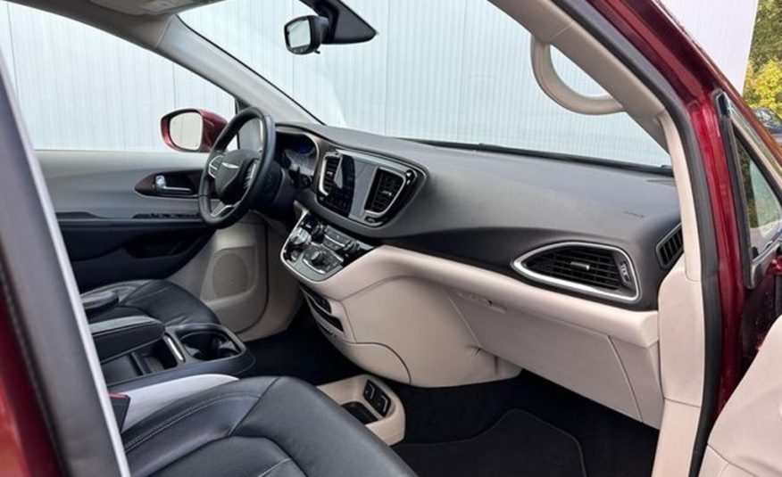 Chrysler Pacifica 3.6 LPG  kůže  7místná  DVD
