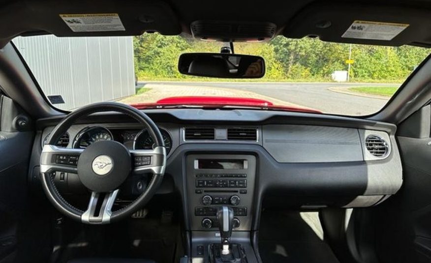 Ford Mustang 3.7 Coupe Automat Xenony kůže 1. majitel