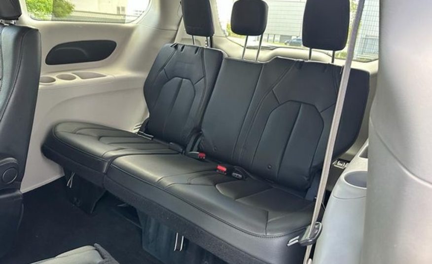 Chrysler Pacifica 3.6 LPG  kůže  7místná  DVD