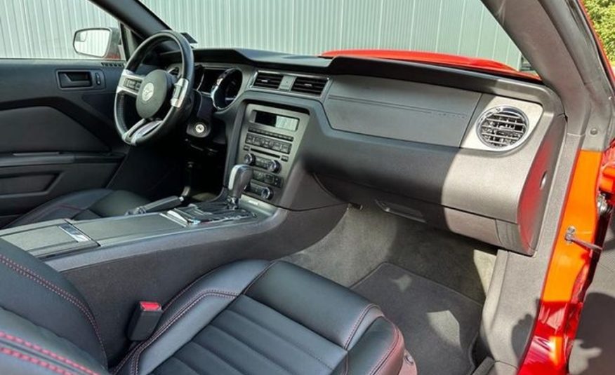 Ford Mustang 3.7 Coupe Automat Xenony kůže 1. majitel