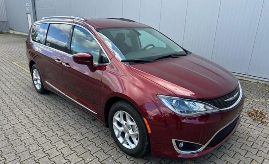 Chrysler Pacifica 3.6 LPG  kůže  7místná  DVD