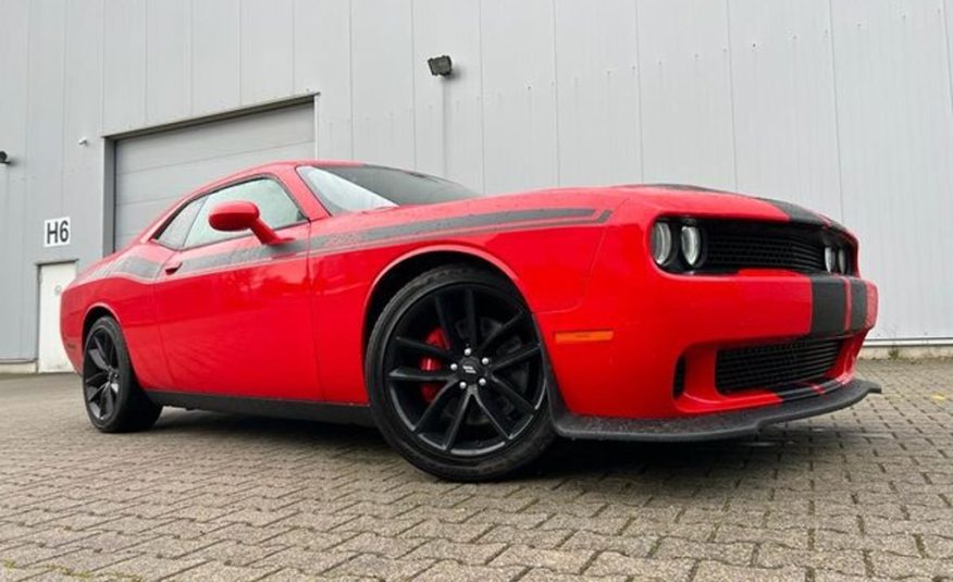 Dodge Challenger 6.4 SRT