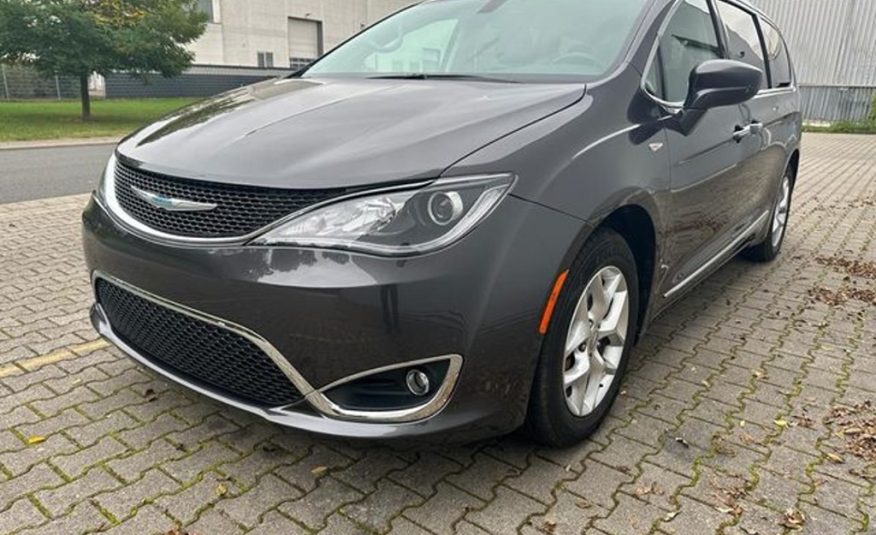 Chrysler Pacifica 3.6 LPG kůže 7místná DVD