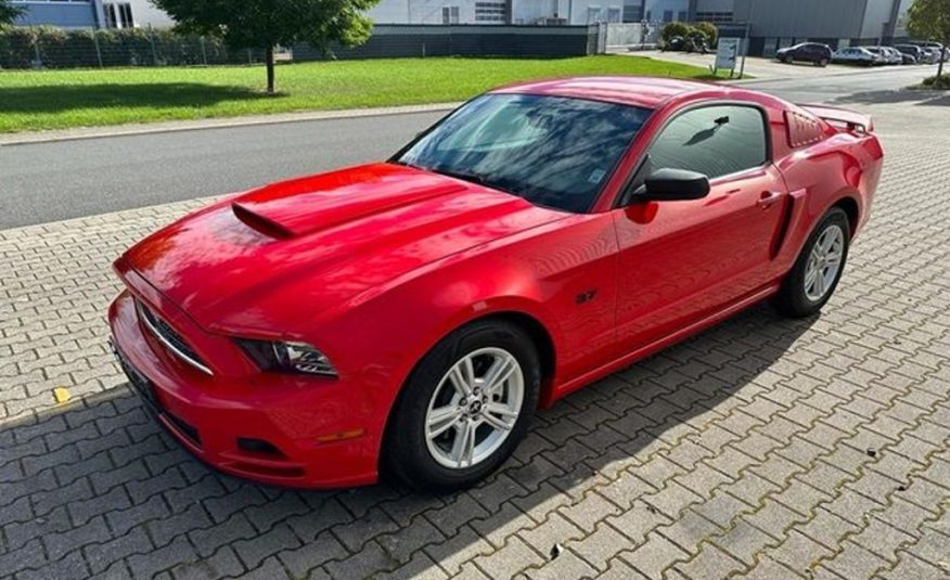 Ford Mustang 3.7 Coupe Automat Xenony kůže 1. majitel