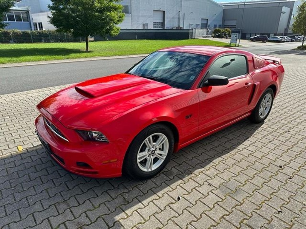 Ford Mustang 3.7 Coupe Automat Xenony kůže 1. majitel