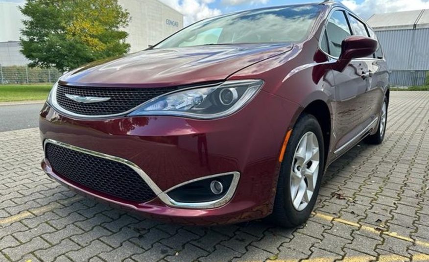 Chrysler Pacifica 3.6 LPG  kůže  7místná  DVD