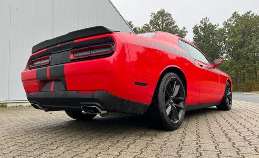 Dodge Challenger 6.4 SRT