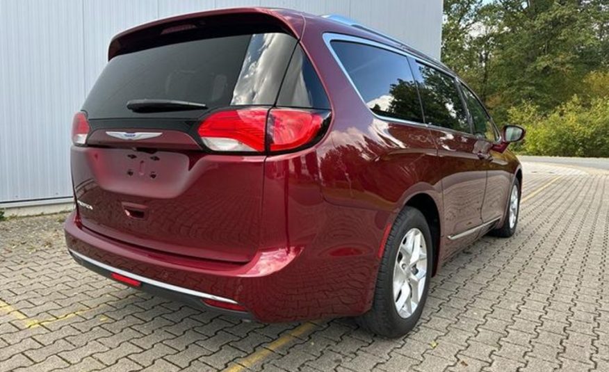 Chrysler Pacifica 3.6 LPG  kůže  7místná  DVD