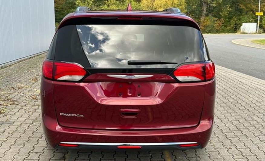 Chrysler Pacifica 3.6 LPG  kůže  7místná  DVD