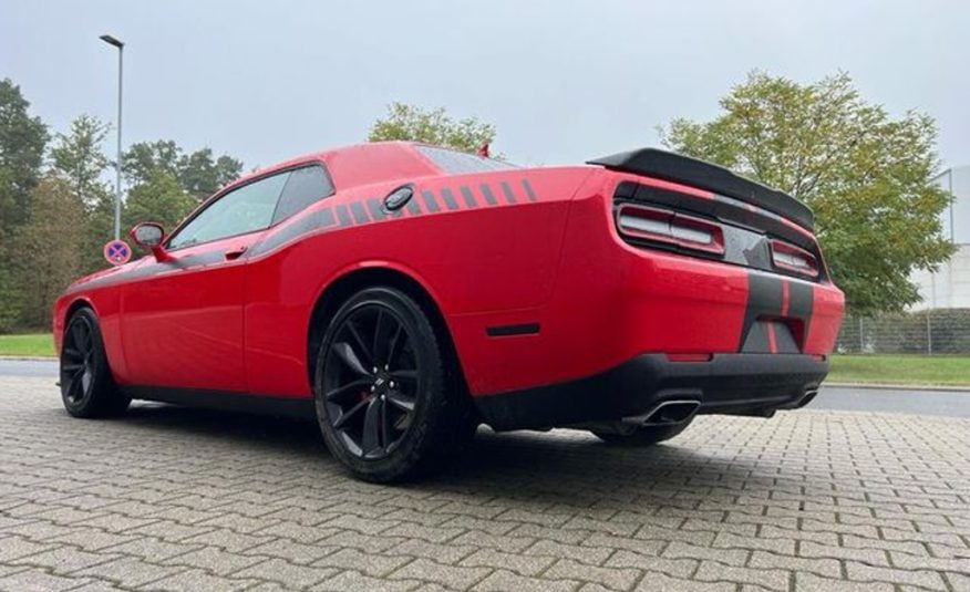Dodge Challenger 6.4 SRT