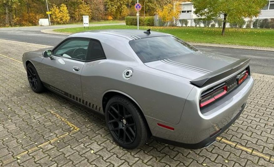 Dodge Challenger 5,7 Shaker Super track
