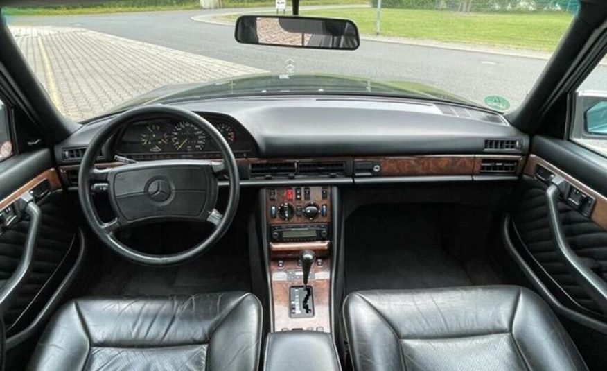 Mercedes-Benz 560 SE